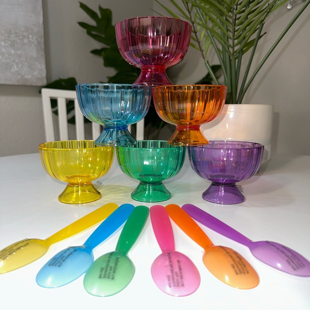 Set Of 6 Plastic Multicolor Ice Cream Bowls And Spoons